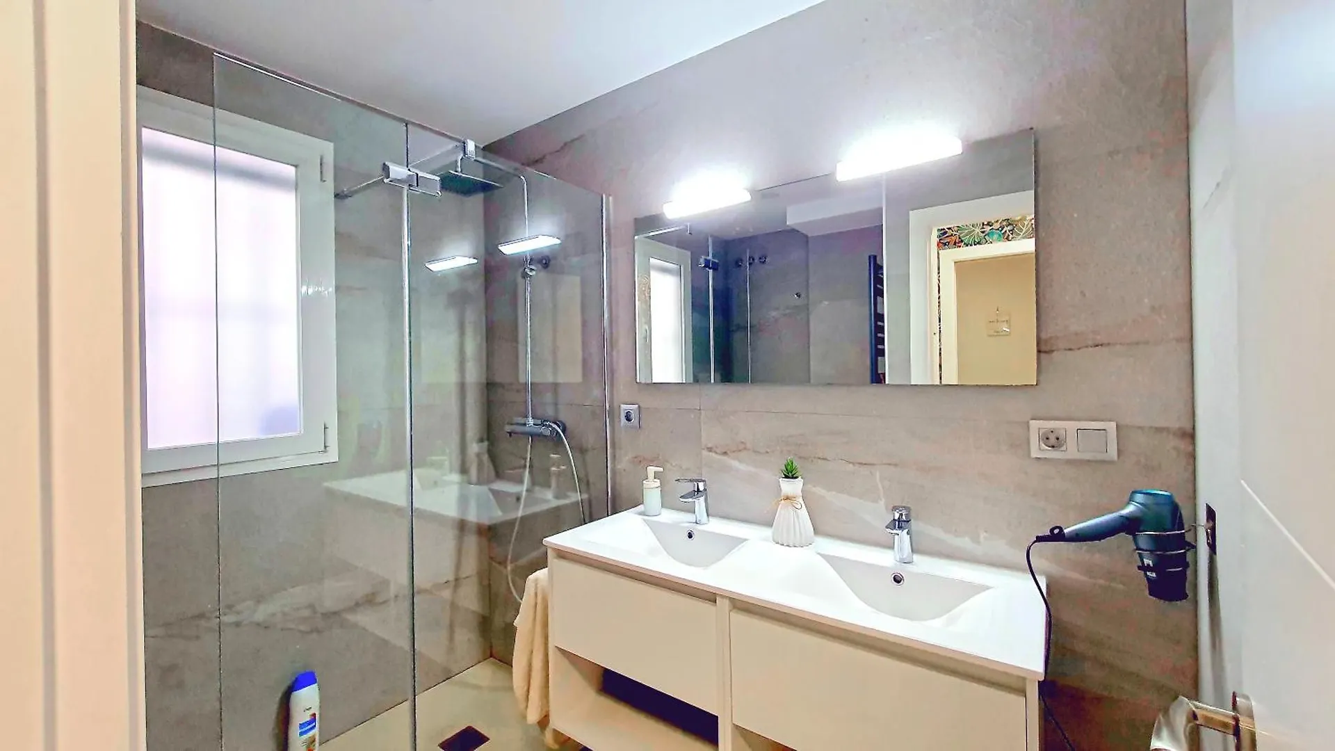 5 Apartamento De 2 Habitaciones Y Metro 세비야 아파트