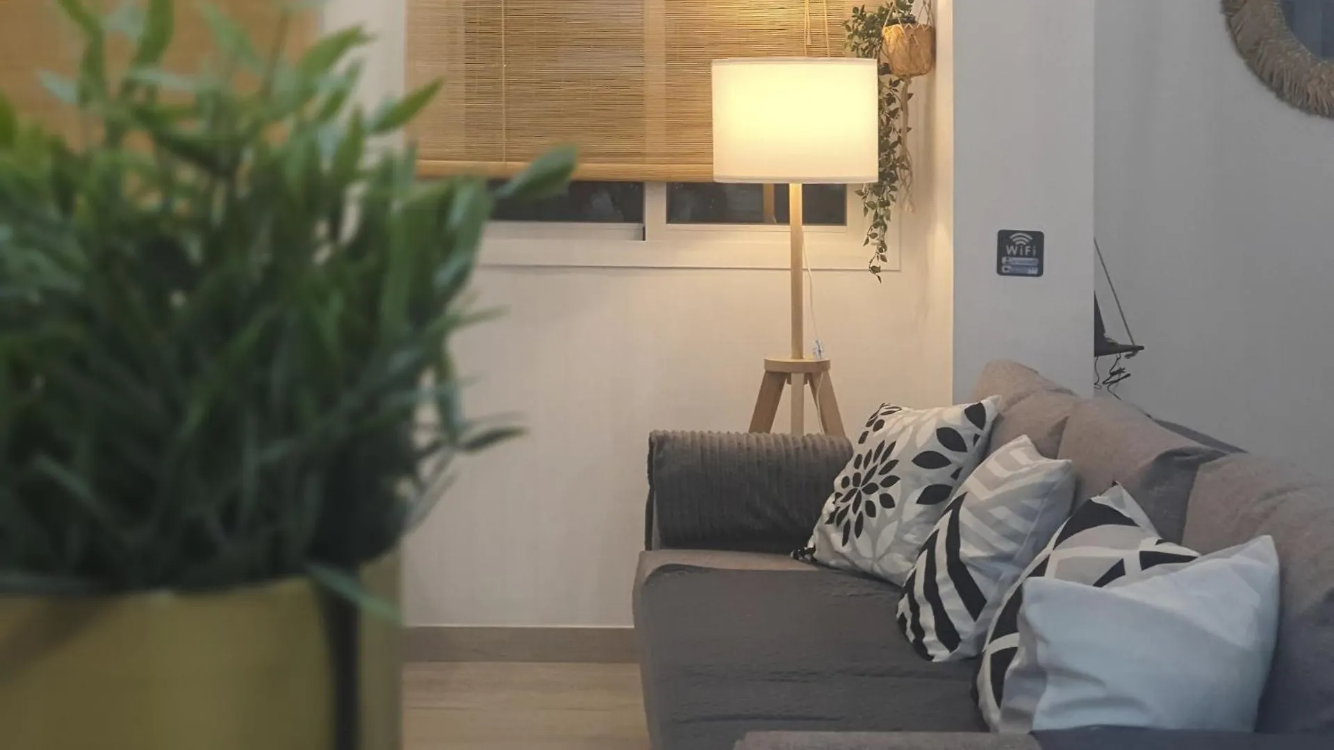 5 Apartamento De 2 Habitaciones Y Metro 塞维利亚